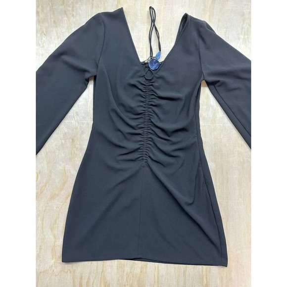 Women’s Zara Ruched Flare Sleeve Black Mini Dress Size M $49.90 - Picture 2 of 7